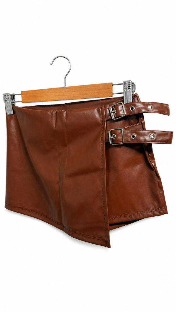SHORT POLLERA ENGOMADO