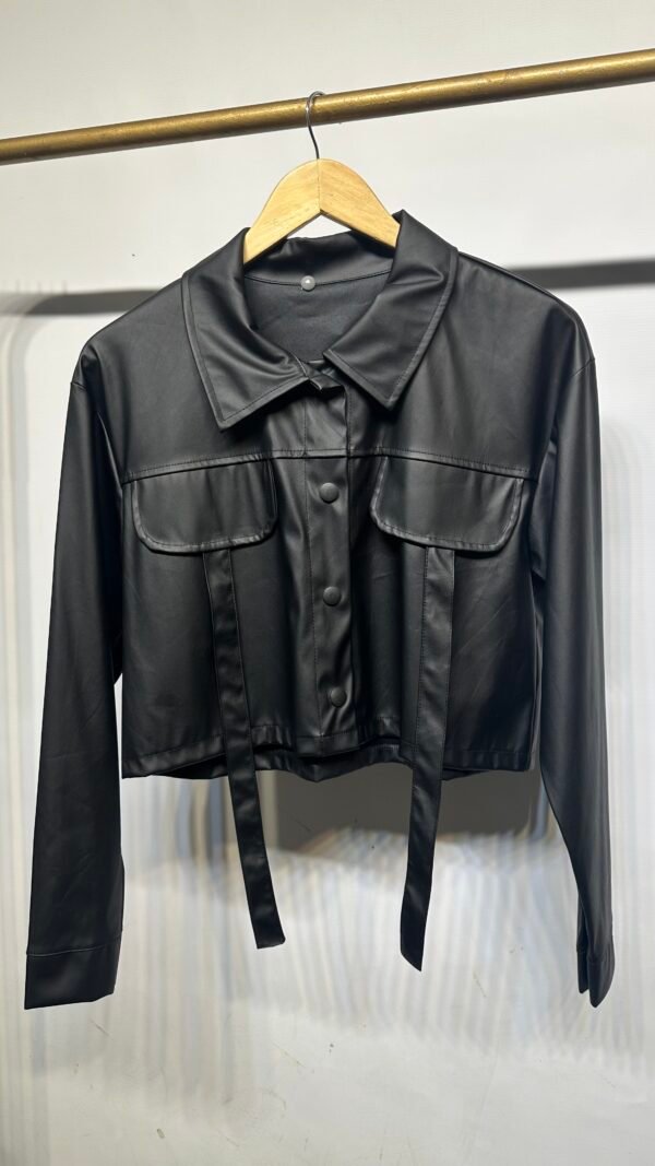 IMG_1372 CAMPERA ECO CUERO CORTA