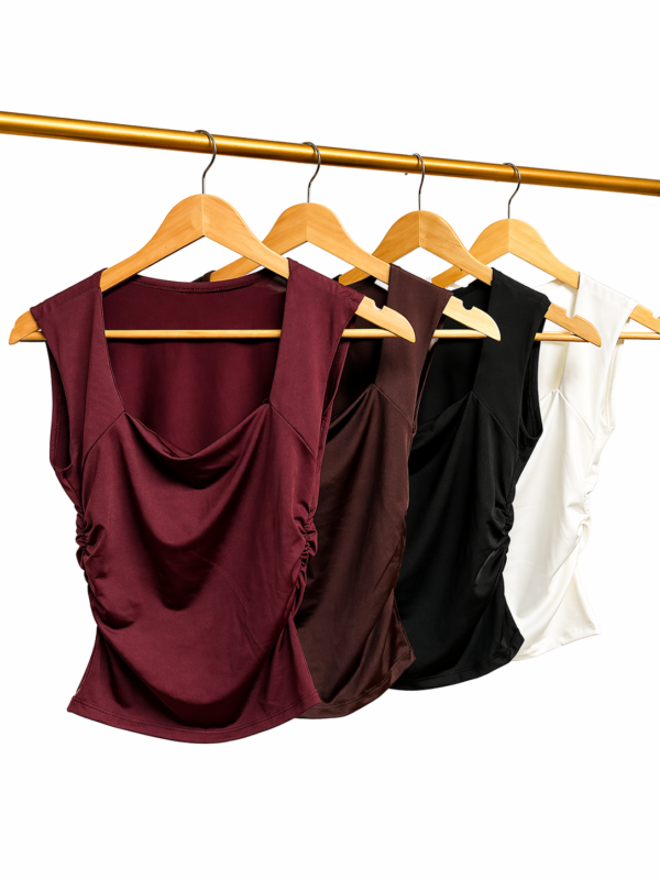 MUSCULOSA ESCOTE CUADRADO
