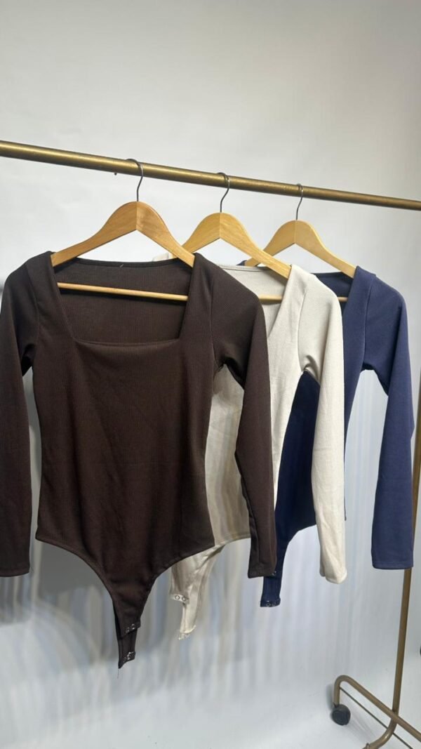 BODY ESCOTE CUADRADO